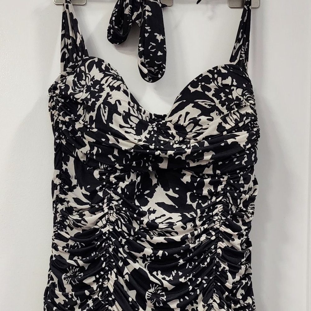 Elegant one-piece swimsuit